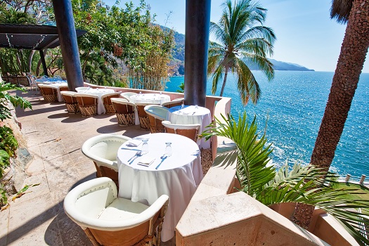 located hotels near Laguna Beach